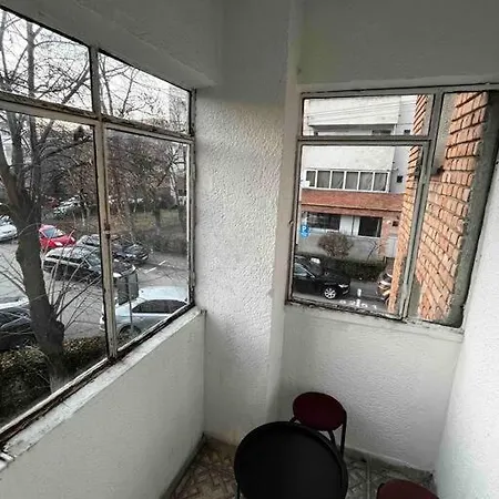 Lovely 1 Bedroom Apartment Near City Center *