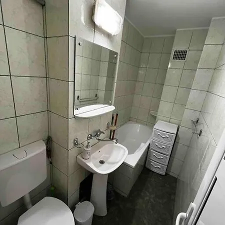 Lovely 1 Bedroom Apartment Near City Center *